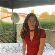 Étudiante à ILIS, je donne des cours de maths à des élèves. J’ai a peu près 1/2 ans d’expérience :)